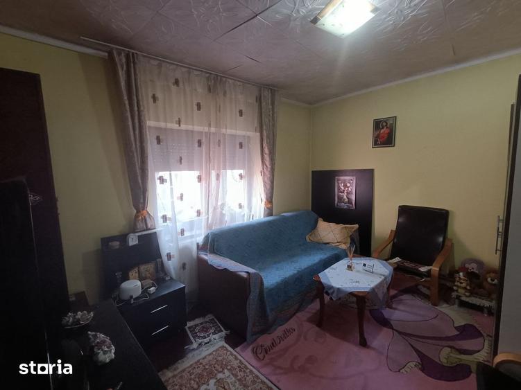 Casă cu 4 camere cu Teren 701 Mp în Central