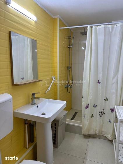 Apartament cu 3 camere decomandat în Vitan