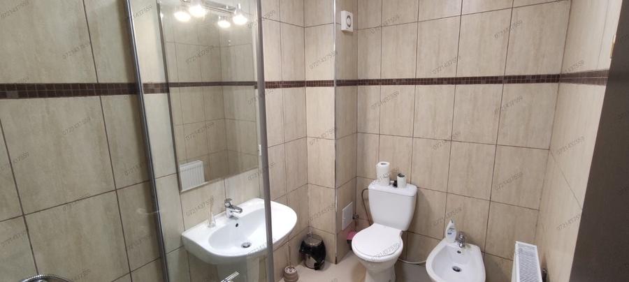 Apartament cu 3 camere decomandat în Sud