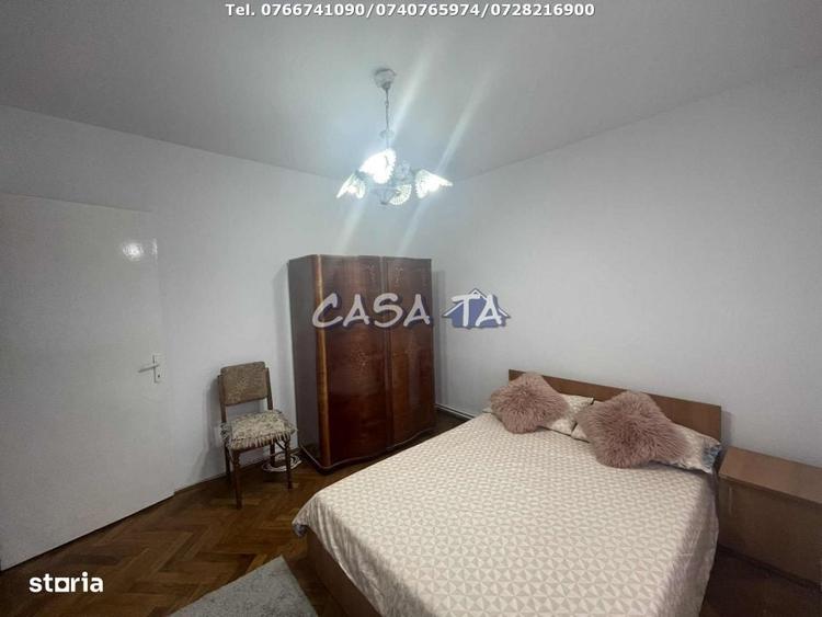 Apartament cu 4 camere decomandat în Central