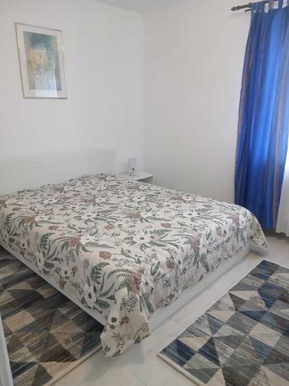 Apartament cu 2 camere semidecomandat în Cetate