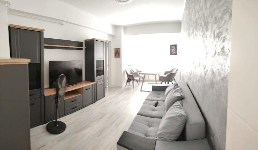 Apartament cu 2 camere decomandat în Central