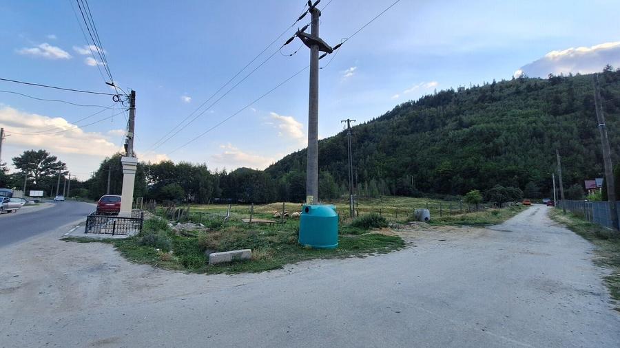Teren intravilan de 11547 mp, în Lerești
