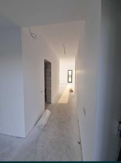 Casă cu 3 camere decomandat în Valu lui Traian