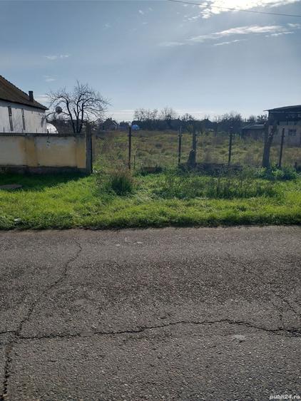 Teren de 1860 mp, în Parța