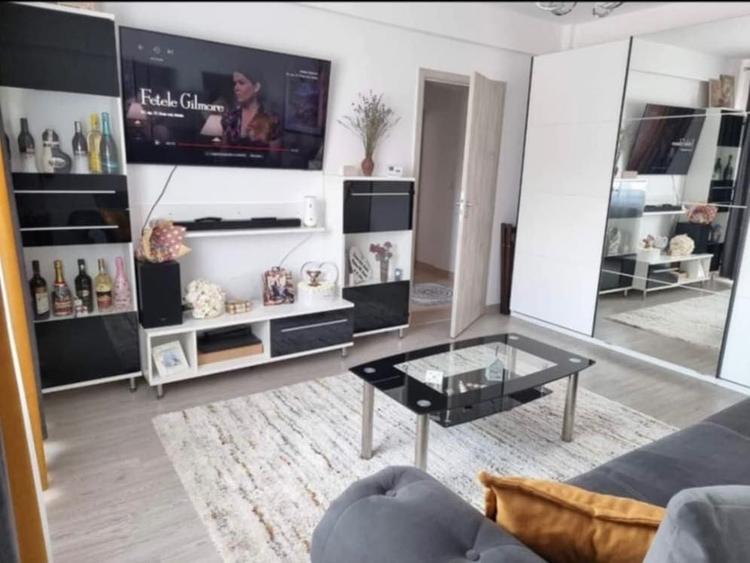 Apartament cu 2 camere decomandat în Vișan