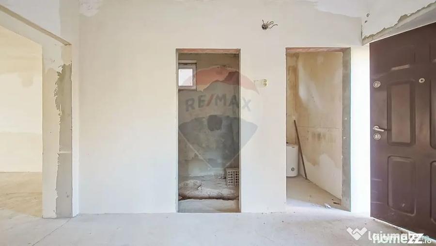 Casă cu 2 camere cu Teren 1000 Mp în Central