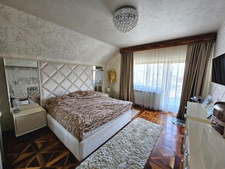 Casă individuală cu 5 camere cu Canalizare în Calea Poplăcii