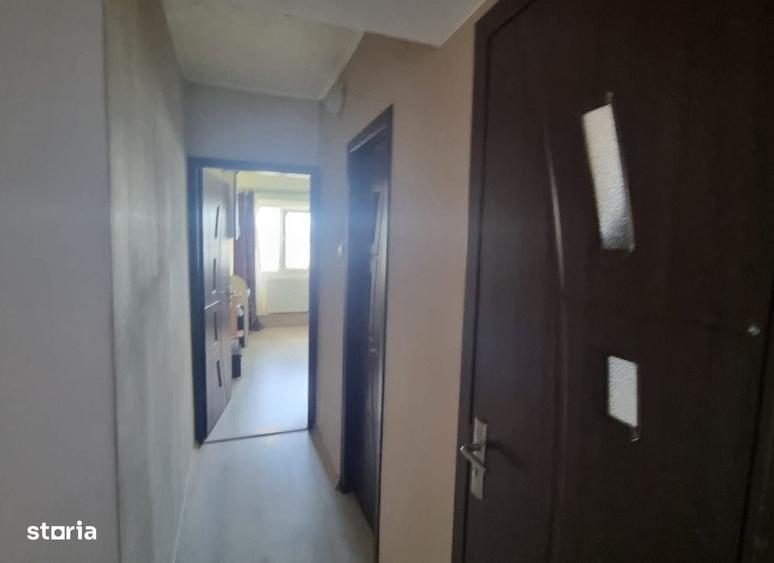 Apartament cu 4 camere decomandat în Nicolina
