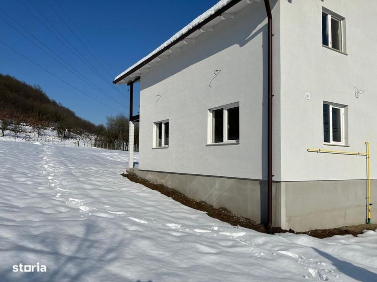 Casă cu 4 camere în Bejan