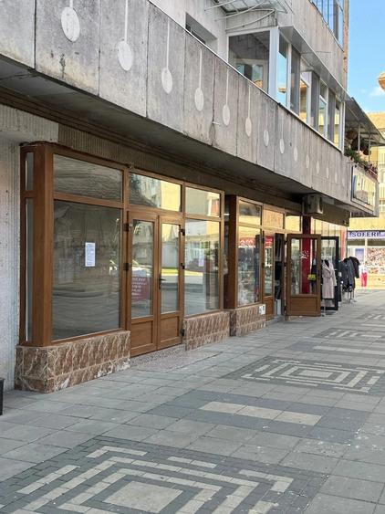 Spațiu comercial, de 80 mp, în Central