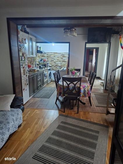 Casă cu 4 camere cu Teren 650 Mp în Vulcan