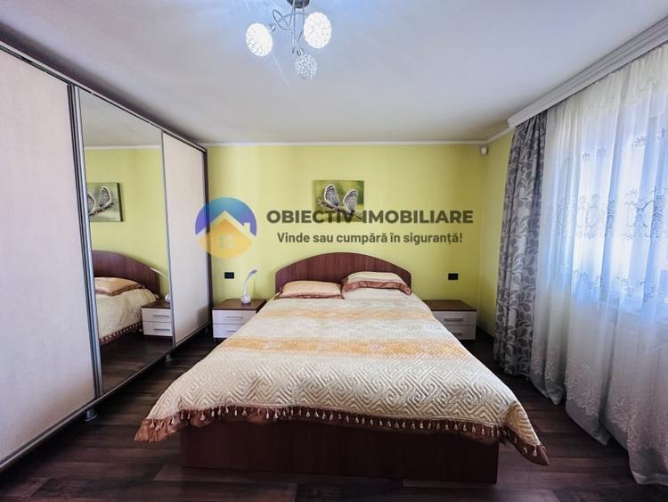 Casă cu 5 camere cu Teren 1800 Mp în Podoleni