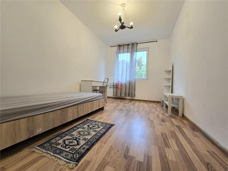 Apartament cu 2 camere decomandat în Tei