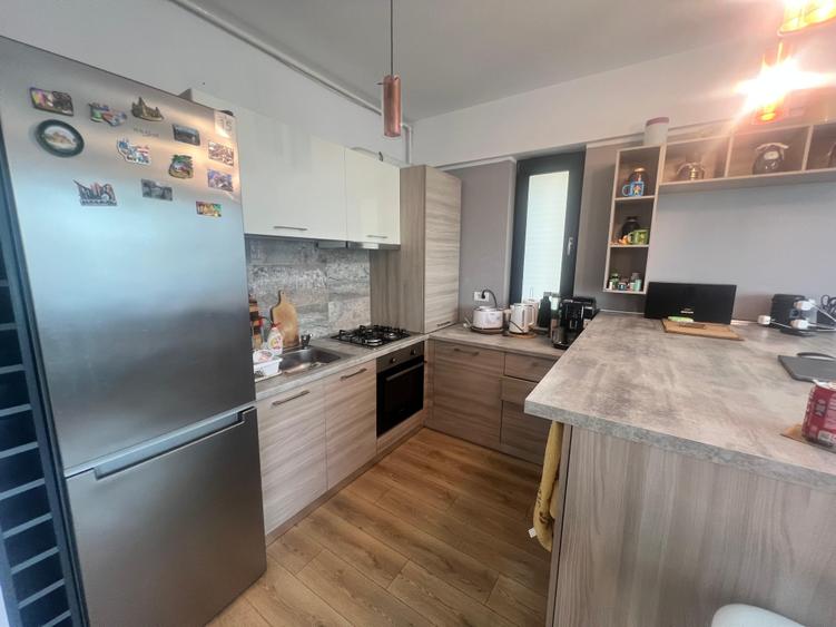 Apartament cu 3 camere decomandat în Central