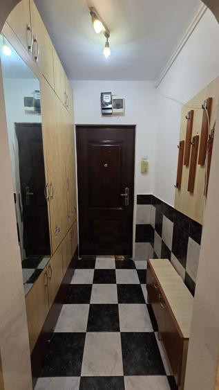 Inchiriez apartament 2 camere - 1