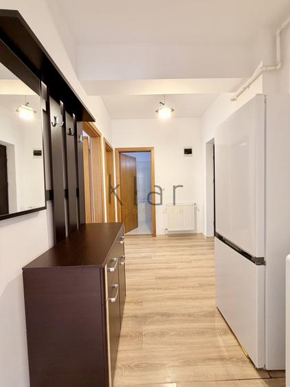 Apartament cu 3 camere semidecomandat, mobilat în Zorilor