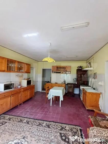 Casă cu 3 camere cu Teren 1682 Mp în Turda