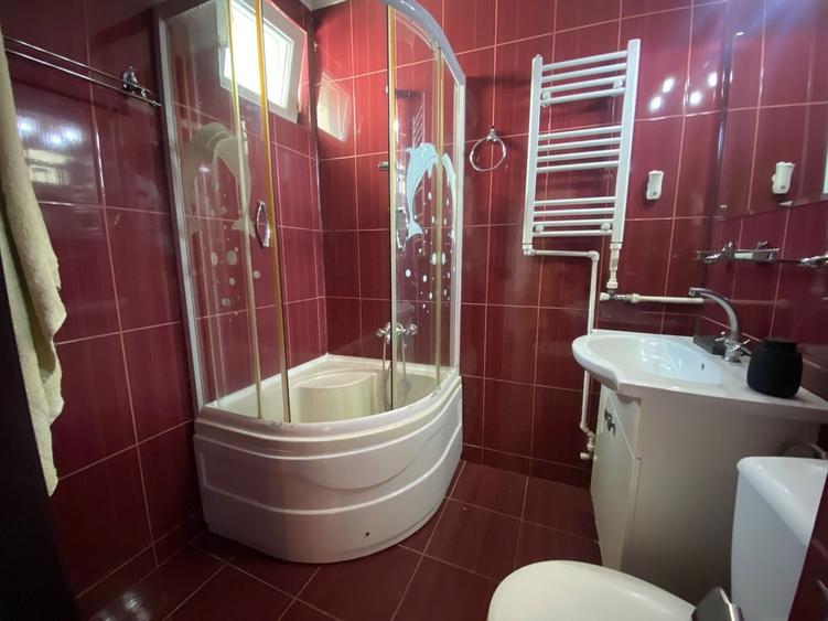 Apartament cu 2 camere semidecomandat, mobilat în Muncii