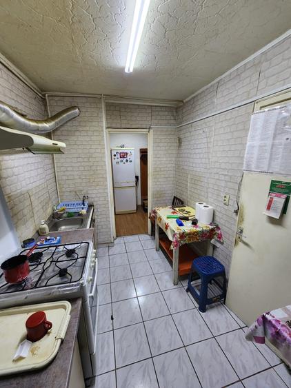 Apartament cu 4 camere decomandat în Berceni
