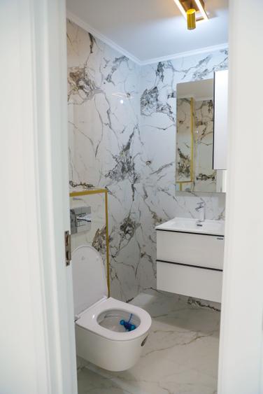 Apartament cu 4 camere decomandat în Central