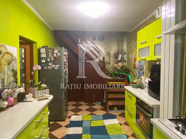 Casă cu 3 camere cu Canalizare în Ultracentral