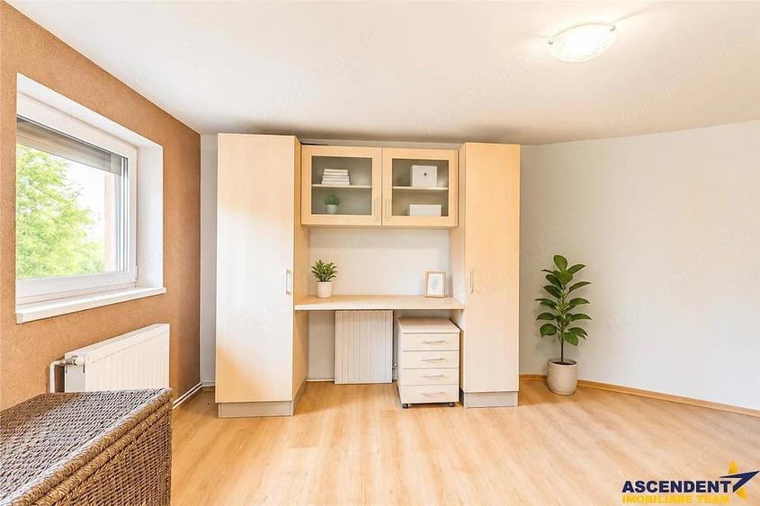 Casă cu Teren 343 Mp în Florilor