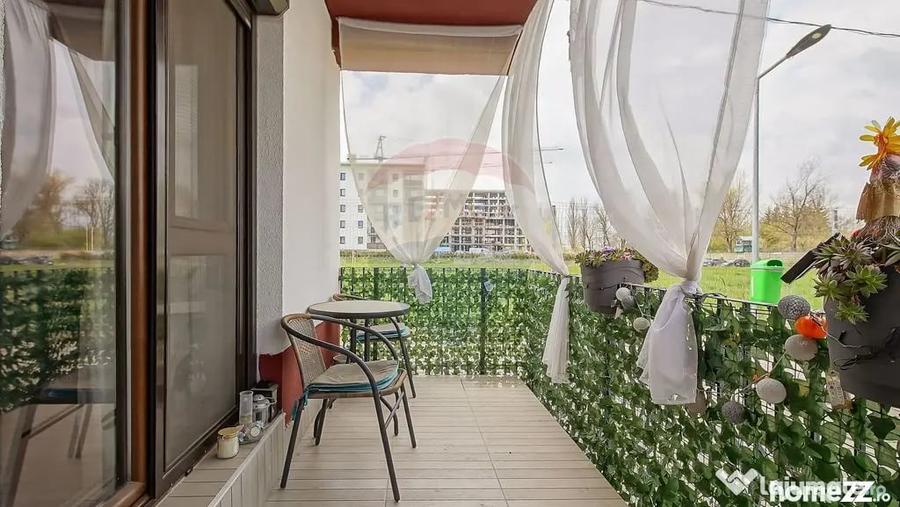 Apartament cu 3 camere decomandat în Tractorul