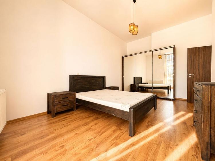 Apartament cu 2 camere semidecomandat, mobilat în Soarelui