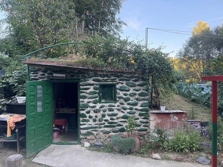 Casă cu 2 camere în Oeștii Pământeni