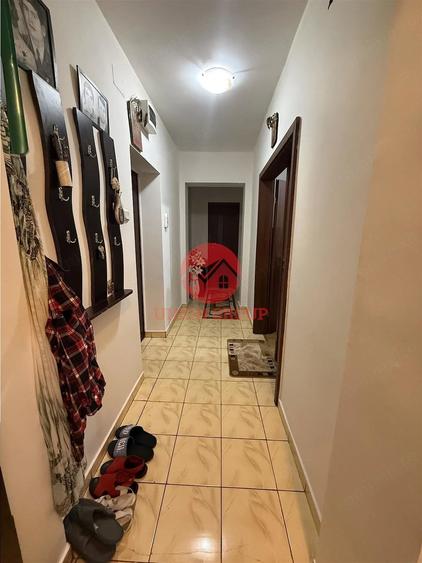 Apartament cu 2 camere decomandat în CET