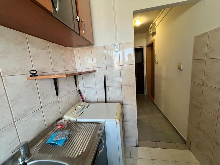 Garsonieră decomandată, mobilată în Complex Studențesc