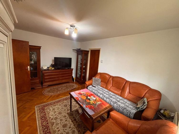 Apartament cu 2 camere decomandat, mobilat în Centrul Civic