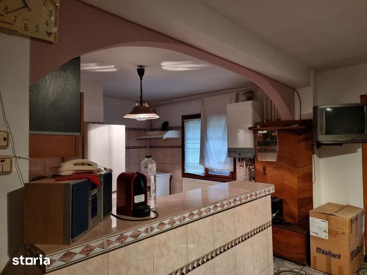 Apartament cu 4 camere decomandat în Micro 3
