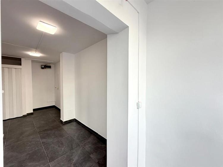 Spațiu comercial, de 15 mp, în Decebal