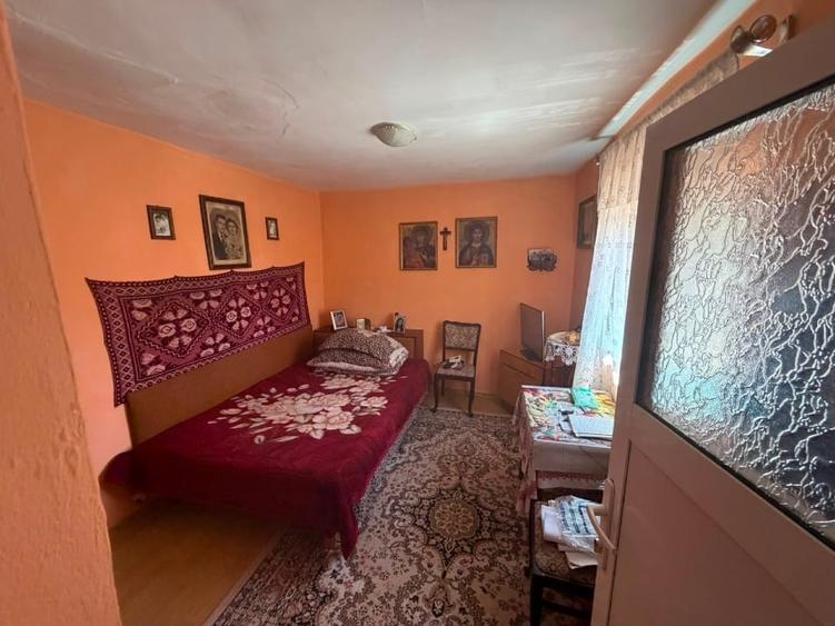 Casă individuală cu 4 camere cu Teren 4680 Mp în Lanurile