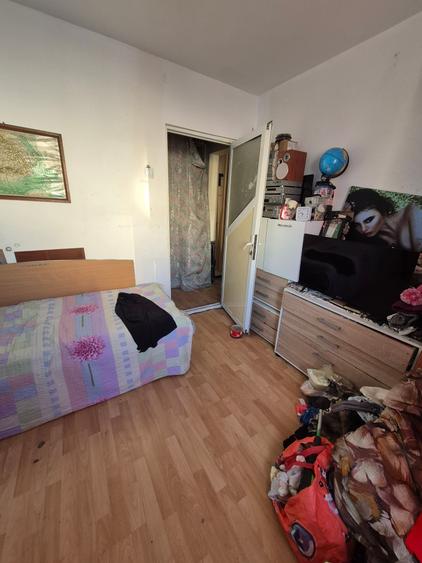 Apartament cu 2 camere semidecomandat în Costin Georgian