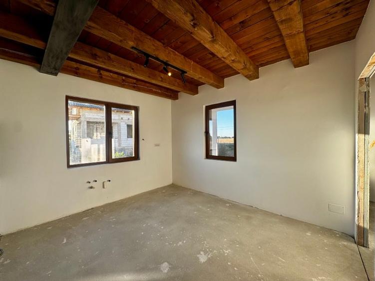 Casă individuală cu 5 camere cu Teren 652 Mp în Nojorid