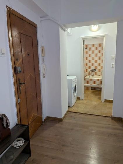 Apartament cu 2 camere decomandat, mobilat în Central