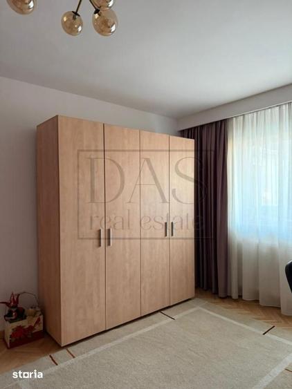 Apartament cu 2 camere semidecomandat, mobilat în Tei