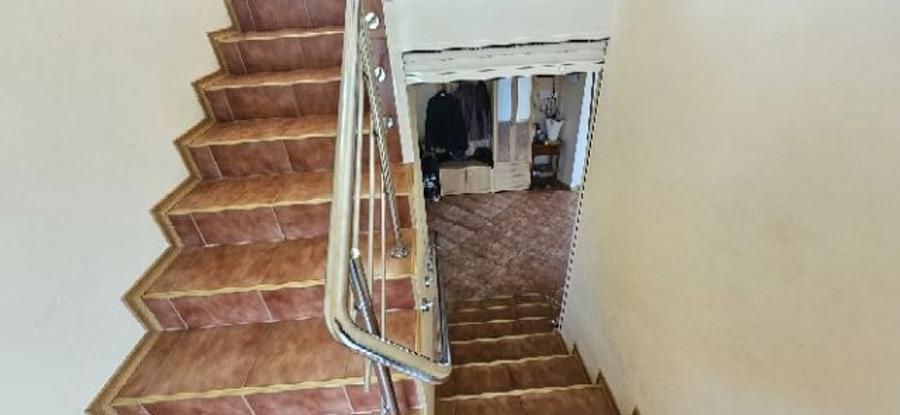 Casă individuală cu 5 camere cu Canalizare în Ciolpani