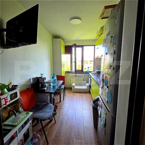 Apartament cu 4 camere decomandat, mobilat în Micro 16