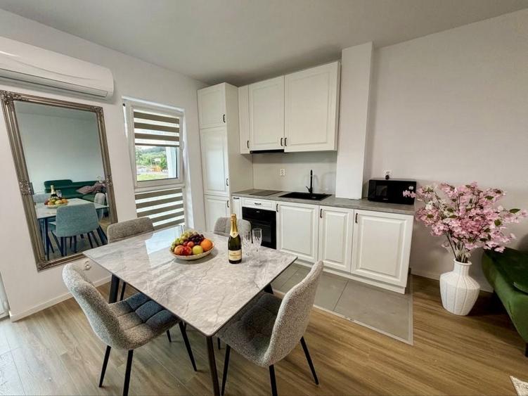 Apartament cu 2 camere decomandat în Florești