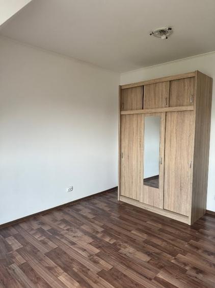 Apartament cu 3 camere semidecomandat, mobilat în Lipovei