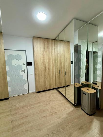 Apartament cu 3 camere decomandat, mobilat în Iancu Nicolae