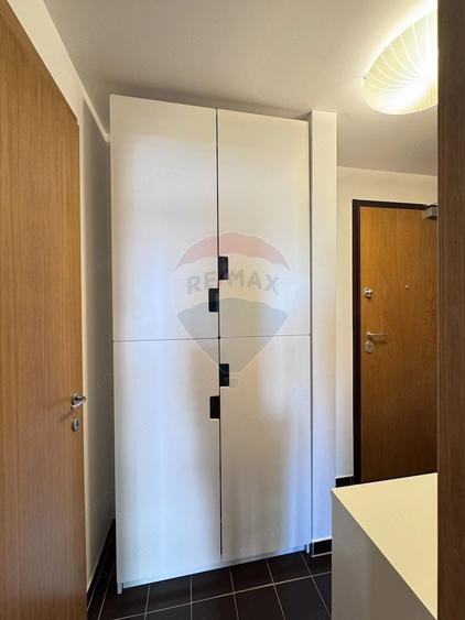 Apartament cu 2 camere decomandat în Splaiul Unirii