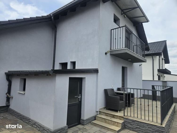 Casă cu 4 camere în Rontău