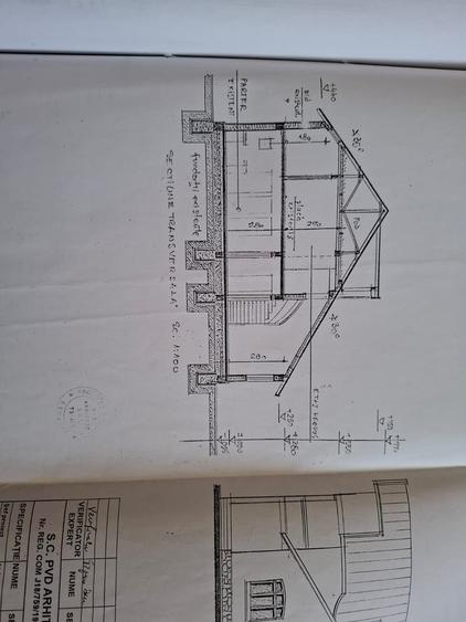 Casă cu 3 camere cu Teren 4300 Mp în Central