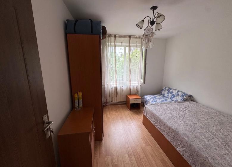 Apartament cu 3 camere decomandat, mobilat în Basarabia