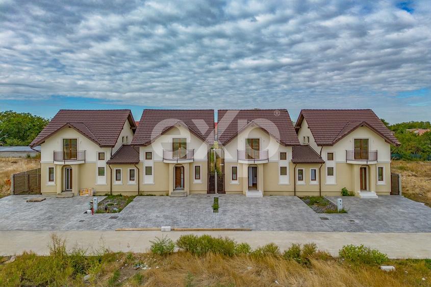 Duplex cu 4 camere cu Canalizare în Covaci